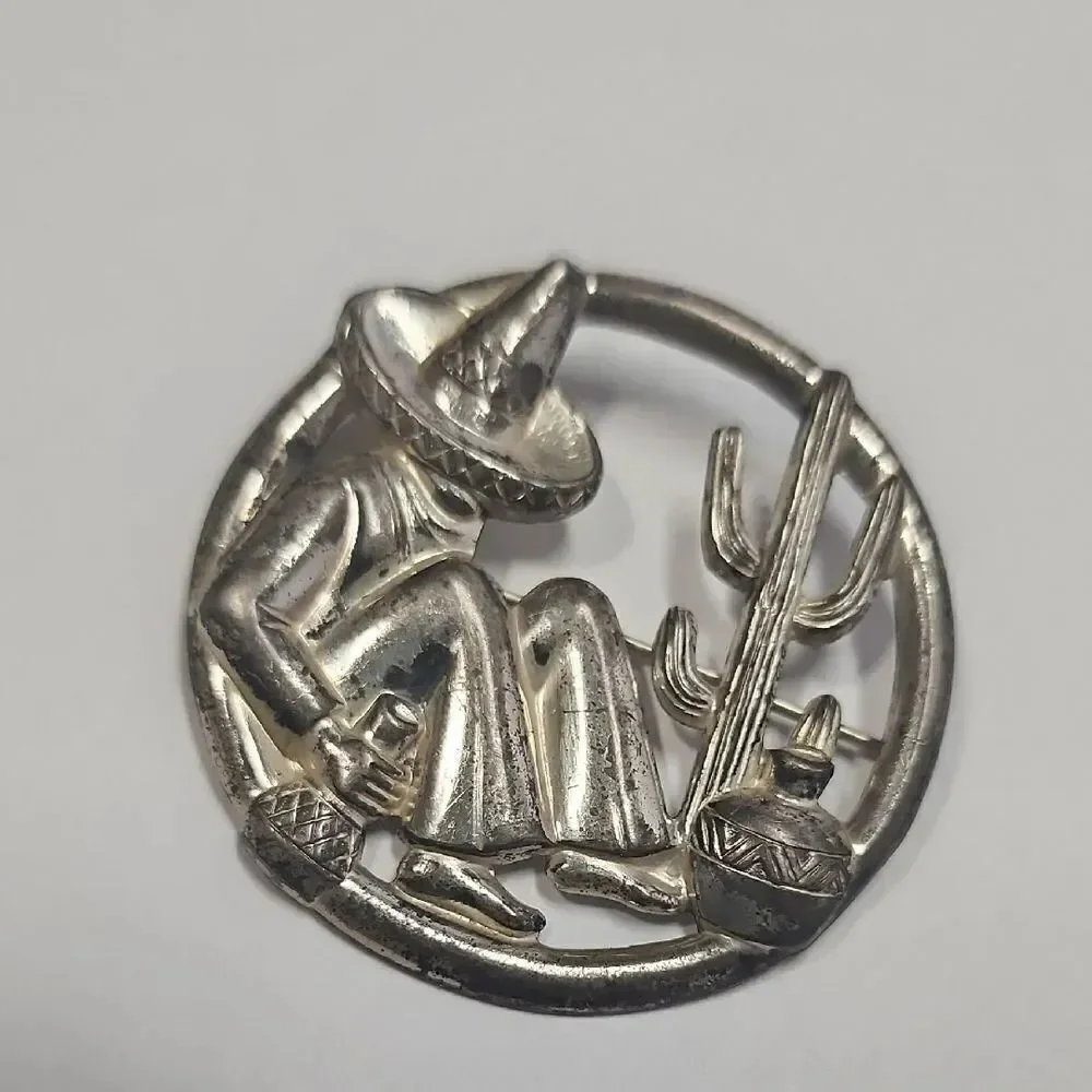 Vintage Sterling Silver Round Mexican Wanderer W/ Cactus Pin Brooch